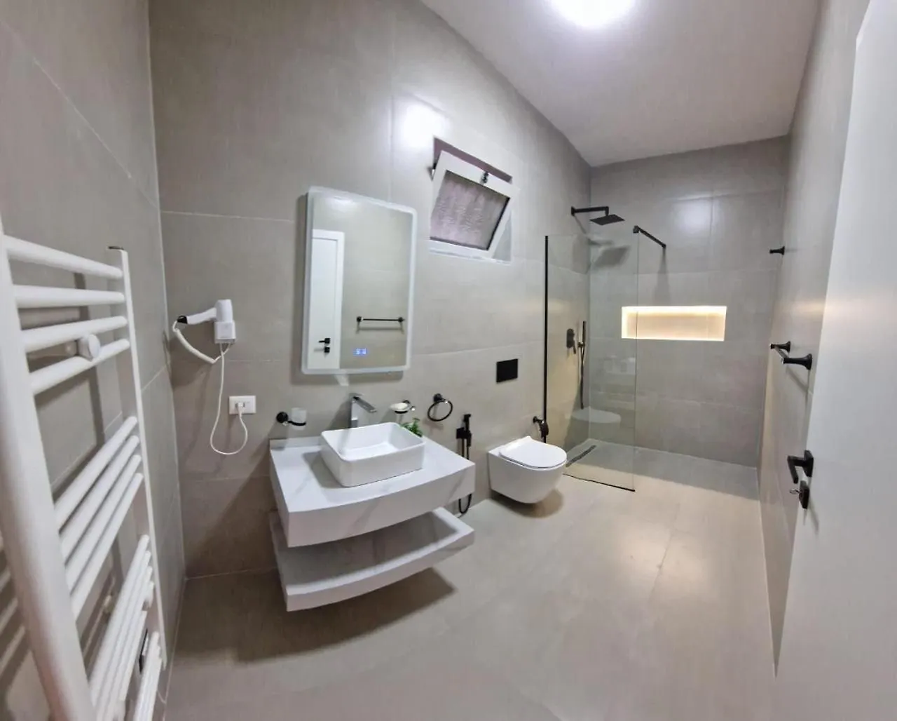 Juar Villa - Modern Apartments Tirana 0*,  Albanien